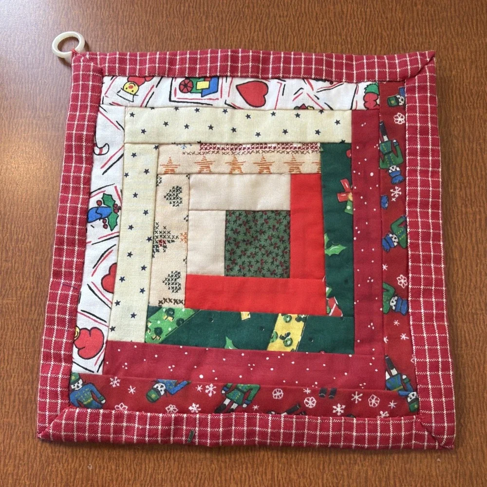 Vtg Quilted Christmas Pot Holder 8